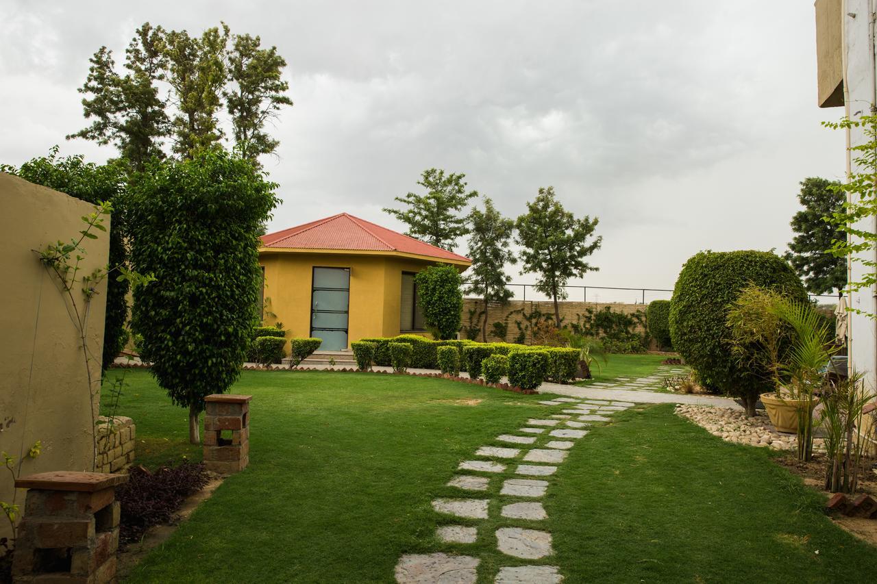 Downtown Resorts Nh8 Dharuhera Экстерьер фото